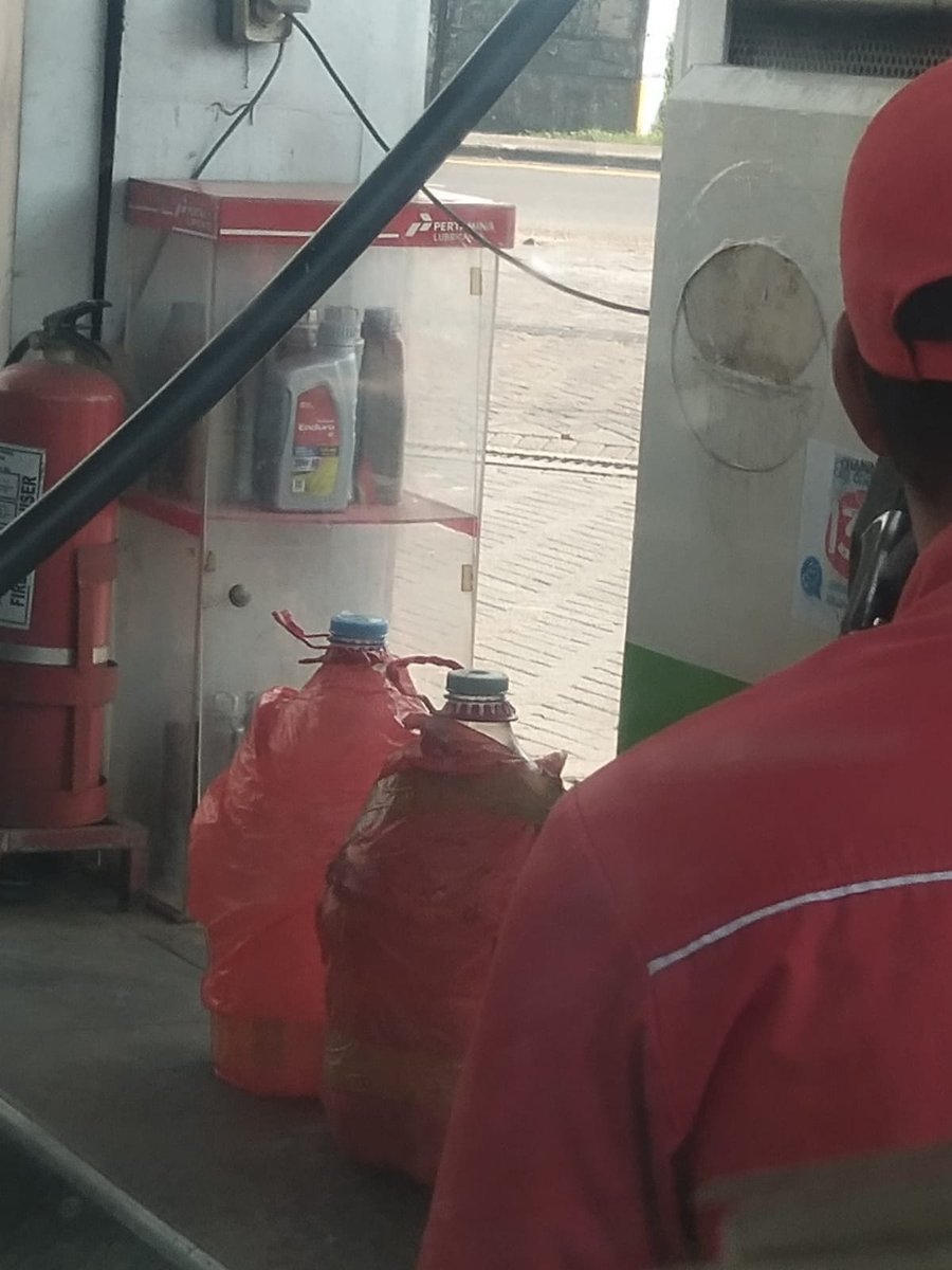 Lagi Lagi Spbu Plaosan Lamongan Tidak Mengindahkan Peraturan Dengan Me