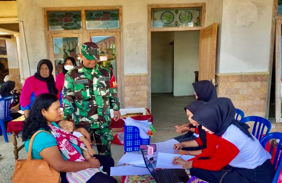 Babinsa Panggungasri Dampingi Kegiatan Posyandu, Wujud Kepedulian Terh