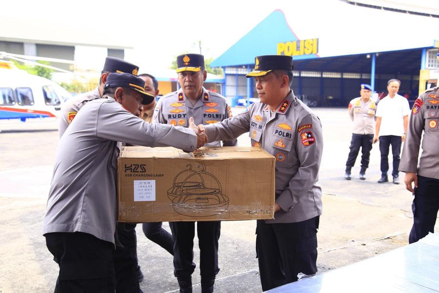 Polri Berangkatkan Bantuan Kemanusiaan Ke Ntt Untuk Bantu Korban Banji