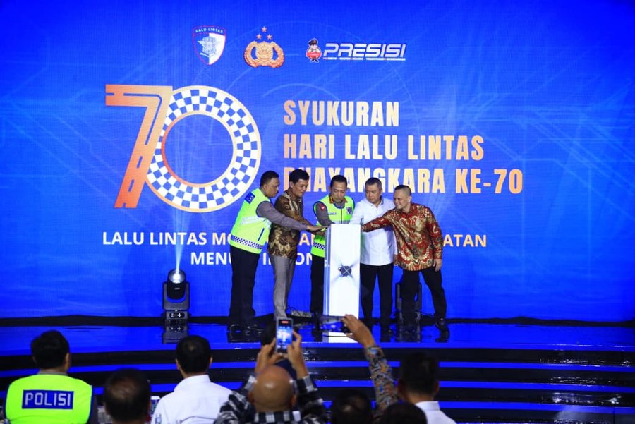 Kapolri Dorong Polantas Tingkatkan Pelayanan Humanis, Dekat Dengan Mas