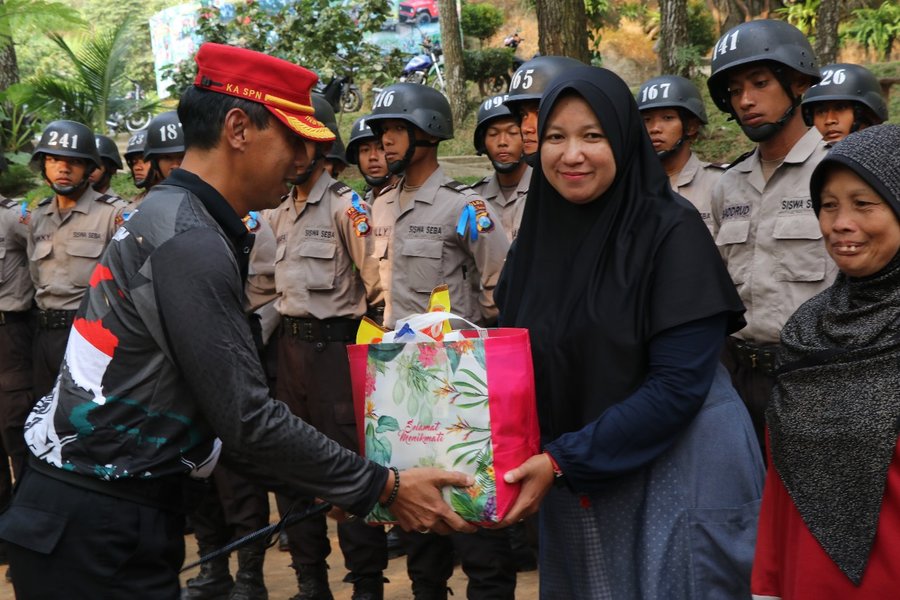 Hari Kedua Outbound Siswa Diktukba Spn Polda Jatim Asah Keterampilan T