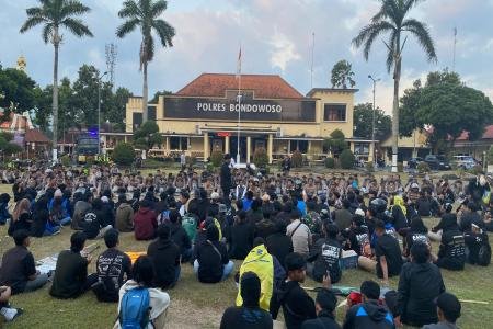 Ratusan Mahasiswa Gelar Aksi Penyampaian Aspirasi di mako Polres  Bond
