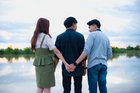 Cara Play Girls Hubungan Dengan Tiga Pria