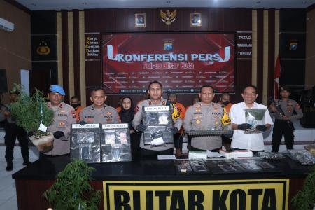 Operasi Tumpas Narkoba Polres Blitar Kota Amankan 9 Tersangka 1 Dianta