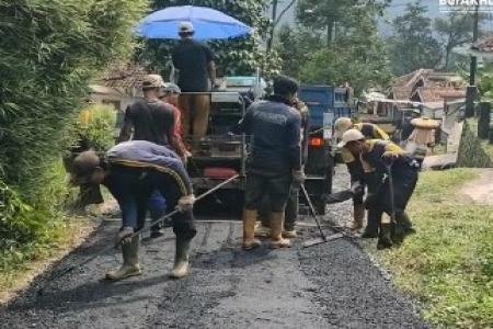 DPUPR Banten Melalui UPTD PJJ Lebak Laksanakan Program Bang Andra di D