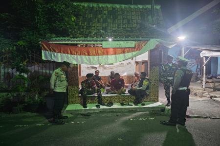 Polsek Beji dan Banser Aktifkan Pos Kamling dalam Rangka Harkamtibmas