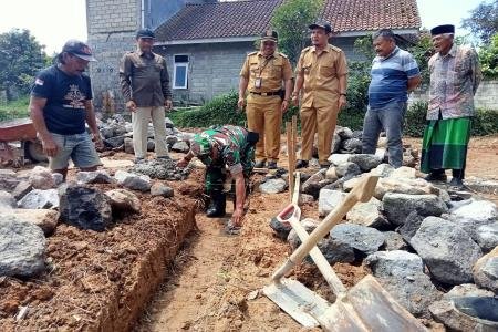 Koramil 01Wonosobo Kawal Pembangunan SPPG Rojoimo Wujud Dukungan Konkr