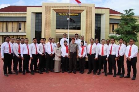 Kapolres Sumenep Pimpin Upacara Korps Raport Kenaikan Pangkat Pengabdi