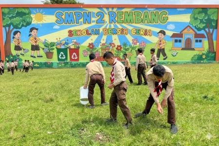 Menuju Sekolah Adiwiyata provinsi SMP Negeri 2 Rembang Terus Berinovas