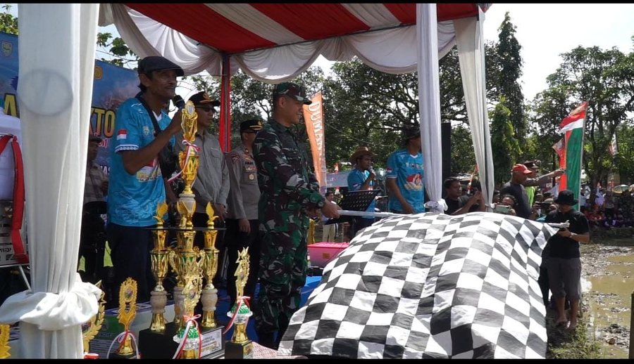 Balap Traktor Perdana Di Gelar Di Purbalingga