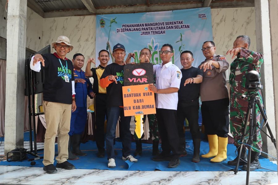 Polres Demak Dan Pemkab Tanam 6.000 Bibit Mangrove Dukung Program â�