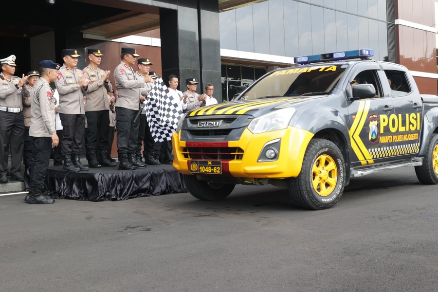 Kapolda Jatim Lepas 79 Personel Pamapta Maksimalkan Pelayanan Terpadu 