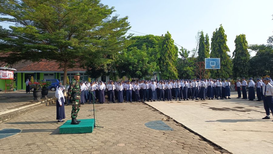 Jadi Irup Upacara Senin Di Smpn 01 Binangun, Danramil Yakini Pentingny