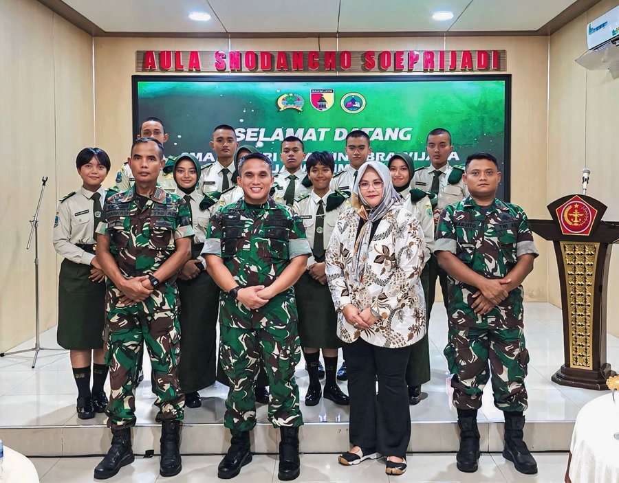 Dandim 0808 Blitar Beri Motivasi Kepemimpinan Kepada Siswa Sma Negeri 