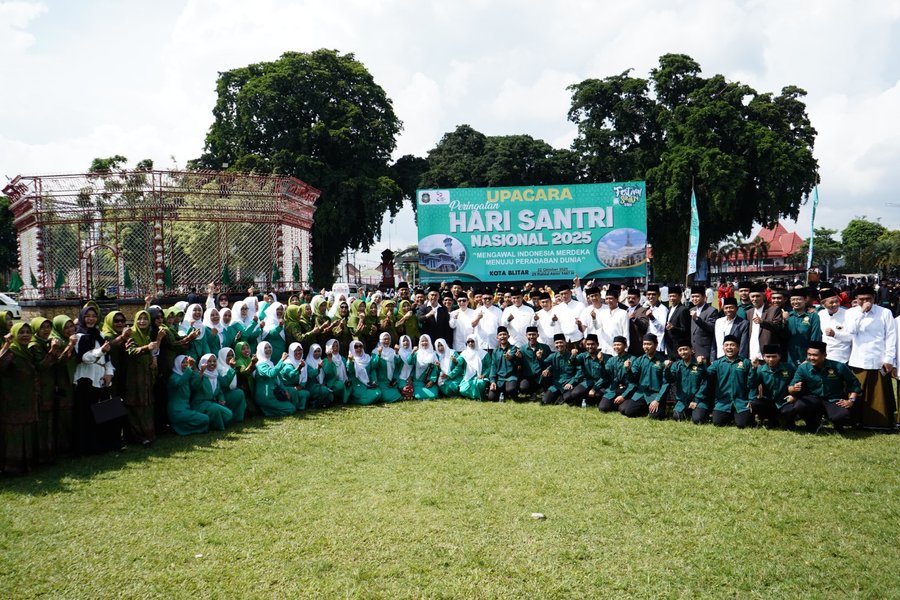 Peringati Hari Santri Nasional 2025, Kota Blitar Gaungkan Semangat Men
