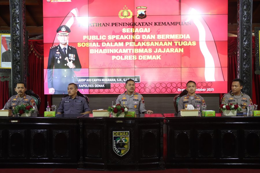 Kapolres Demak Dorong Bhabinkamtibmas Kuasai Public Speaking Dan Dunia