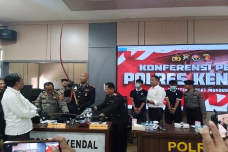 Viral Genk Kreak Acungkan Celurit Dua Tersangka Diringkus Polisi Pelak