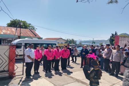 Ketua Umum Bhayangkari Salurkan 5000 Paket Bansos Gelar Bakti Kesehata