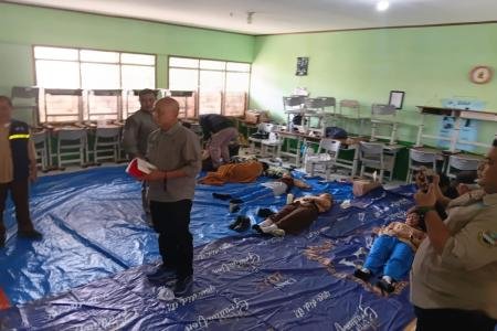 Puluhan Siswa SMPN 1 Cisarua Diduga Keracunan Makanan Bergizi Gratis O