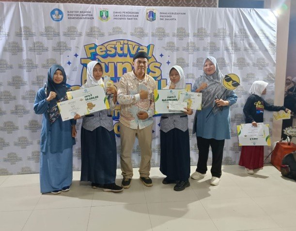 Azahra Dan Husnia Siswi Smpn 2 Sajira Raih Juara 2 Di Ajang Ftbi Tingk