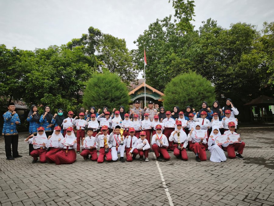 Satbinmas Polres Pasuruan Tanamkan Nilai Kebangsaan Dan Karakter Posit