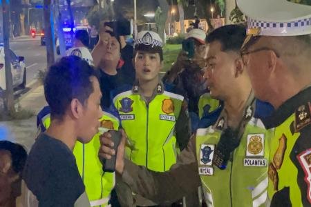 Polisi Gelar Razia Pengemudi Usai Pesta Halloween di Surabaya Antisipa