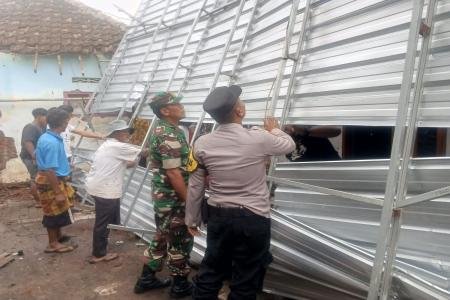 Angin Kencang Sapu Sumberejo Polsek Purwosari Pastikan Tidak Ada Korba
