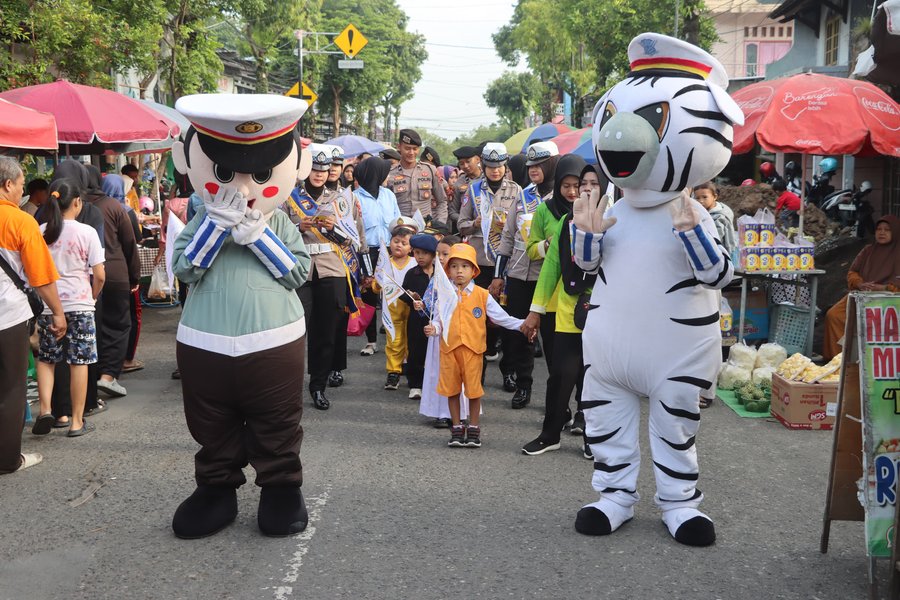 Sosialisasi Ppdb Tk Kemala Bhayangkari Digelar Di Alun Alun Demak Bers