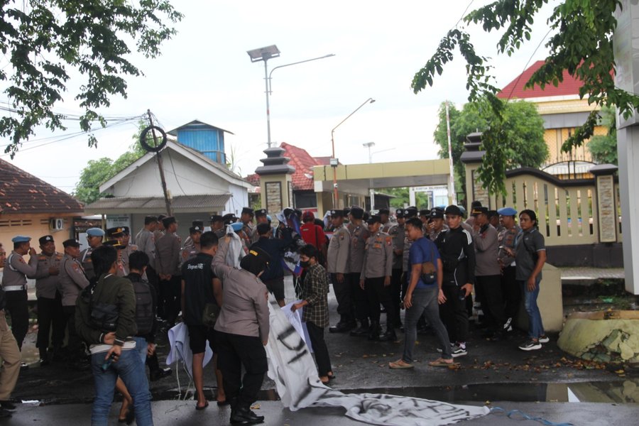 Polres Sumenep Amankan Aksi Bisu Dear Jatim, Suarakan Dukungan Pembera