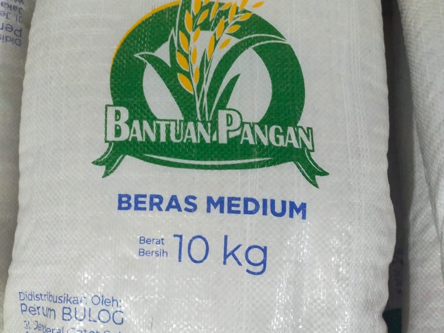 Kepala Bulog Bungkam, Kadis Ketapang Desak Penggantian Beras Bansos Je