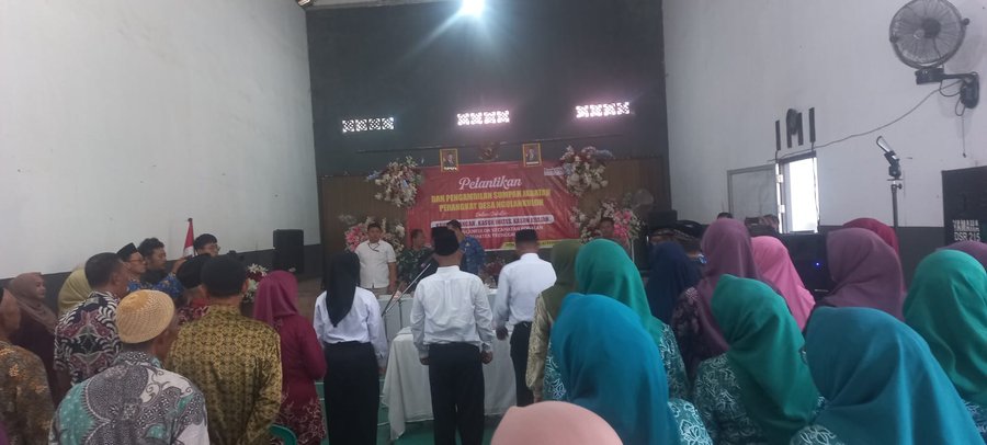 Perkuat Layanan Publik, Pemdes Ngulankulon Lantik Perangkat Desa Baru