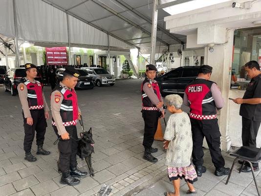 Ops Lilin Semeru Polda Jatim Libatkan Unit K9 Ditsamapta Laksanakan Pa