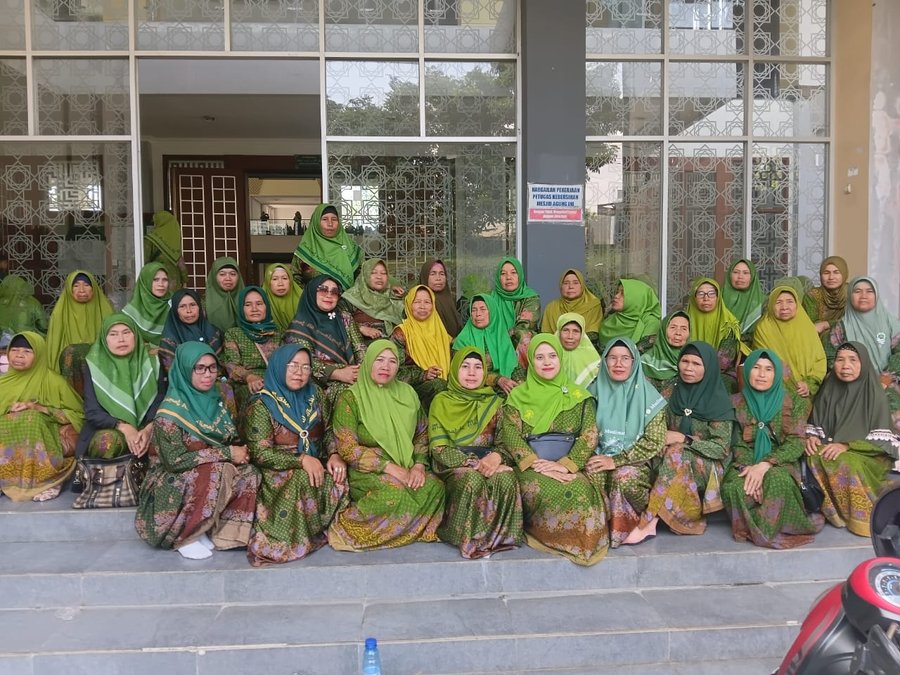 Lebih Dari 3000 Muslimat Hadiri Pengajian Rutin Nu Dan Pelantikan Ketu