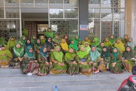 LEBIH DARI 3000 MUSLIMAT HADIRI PENGAJIAN RUTIN NU DAN PELANTIKAN KETU