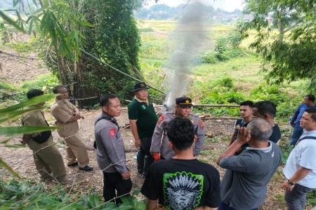 Arena Judi Sabung Ayam di Desa Mendalan Pandaan Dibakar Polisi Tegaska