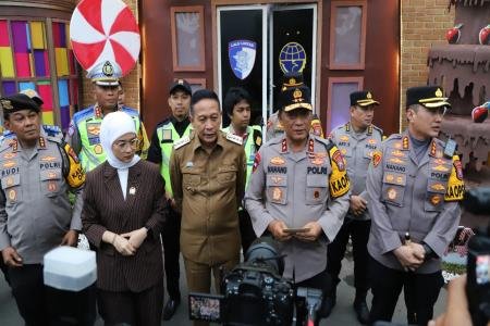 Kapolda Jatim Tinjau Pos Pengamanan di Malang Raya Pastikan Nataru Ama