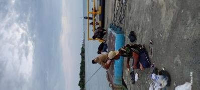 Memancing Di Sore Hari, Cara Pemuda Kalianget Timur Lepas Penat Di Pel