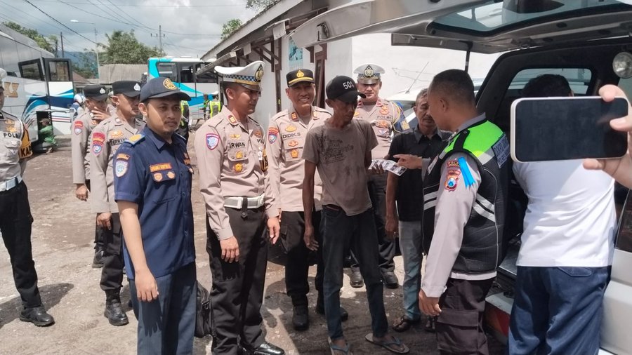 Hari Pertama Operasi Keselamatan Polres Bondowoso Cek Kesehatan Bagi P