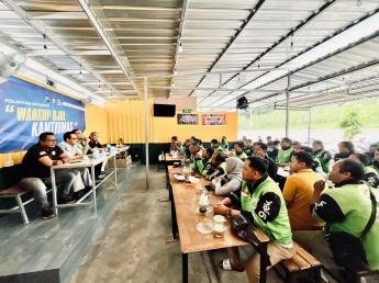 Sinergi Di Balik Secangkir Kopi: Polres Gresik Rangkul Driver Ojol Dal