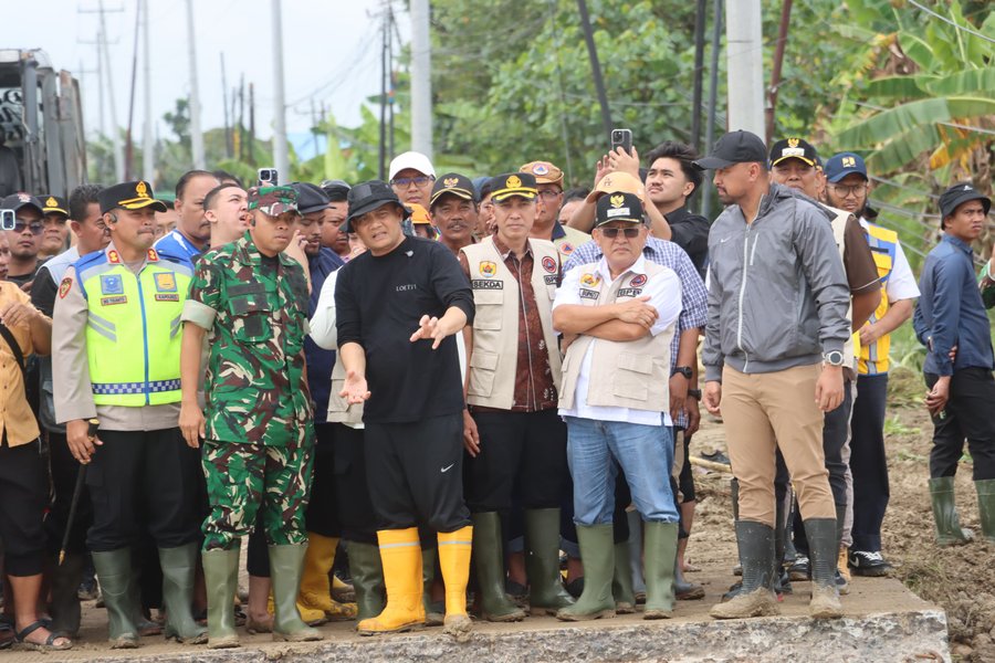 Kapolres Bersama Forkopimda Tinjau Tanggul Jebol, Ribuan Warga Demak T