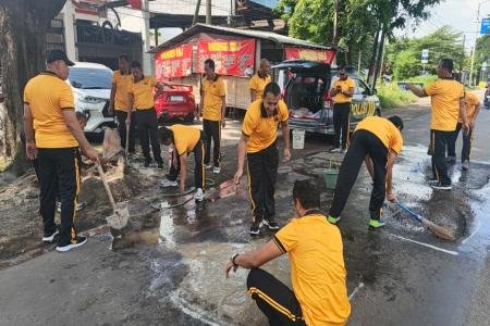 Operasi Keselamatan Semeru 2026 Polresta Sidoarjo Tambal Jalan Berluba