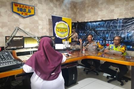 Gandeng Media Polres Pelabuhan Tanjungperak Ajak Warga Jadi Pelopor Te