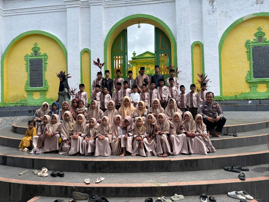 Polantas Menyapa Di Asta Tinggi, Satlantas Polres Sumenep Edukasi Peng