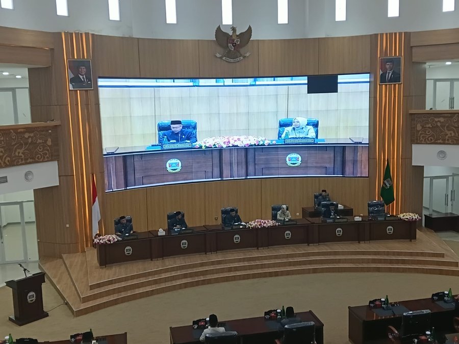 Rapat Paripurna Dprd Kbb Molor Signifikan, Jajaran Eksekutif Tunggu Le