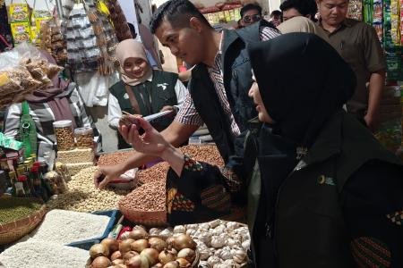 Satgas Pangan Pantau Ketat Pasar Ngunut  STOK PANGAN AMAN SELAMA RAMAD