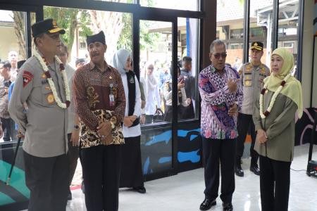 Gubernur dan Kapolda Jatim Resmikan Sarana Prasarana SMAN 2 Taruna Bha