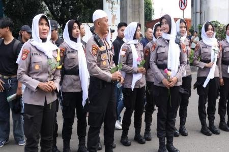 Polda Jatim Amankan Tiga Tersangka Kasus Pemerasan Disertai Pengancama