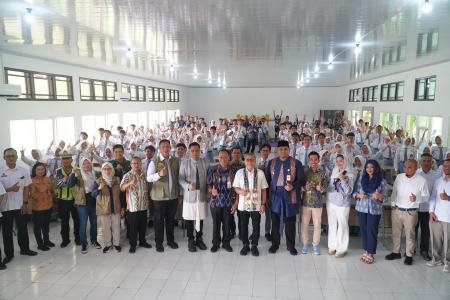 Menko Pangan Pastikan MBG Sudah Berjalan Sesuai Standar Madrasah Masih