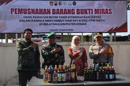 Polres Demak Musnahkan 3832 Botol Miras Hasil Operasi Pekat Candi 2026
