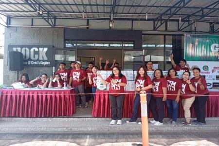 GEREJA GBI ROCK  GEBITA TULUNG AGUNG GELAR AKSI SOSIAL BESAR RATUSAN W